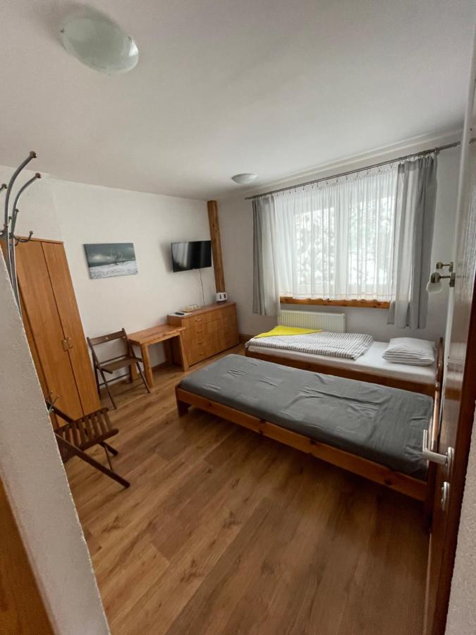 Gosciniec Ozna Hotel Kiczora Kültér fotó